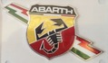 Znak Abarth na karosériu-bok